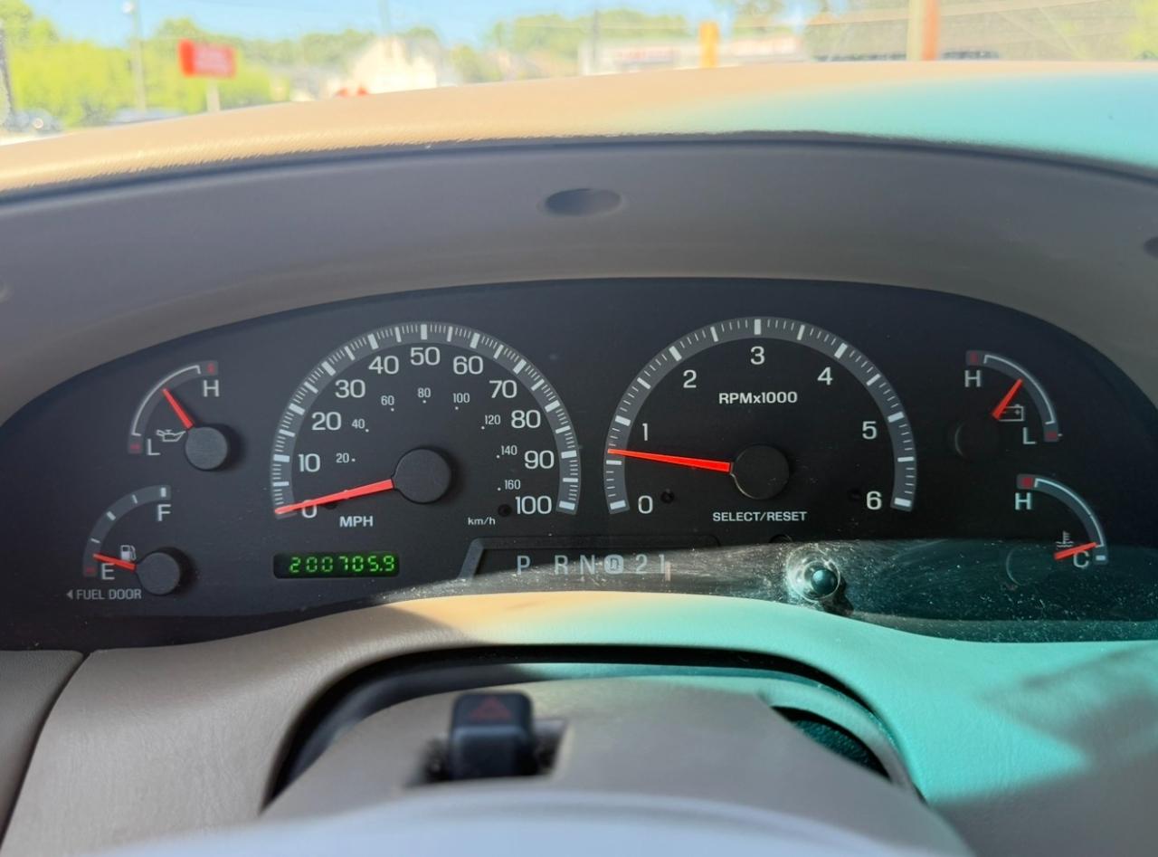 Ford F-150 Lariat 2002