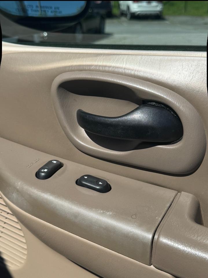 Ford F-150 Lariat 2002