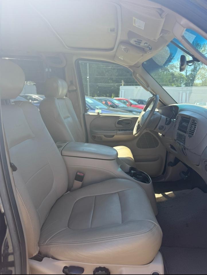 Ford F-150 Lariat 2002