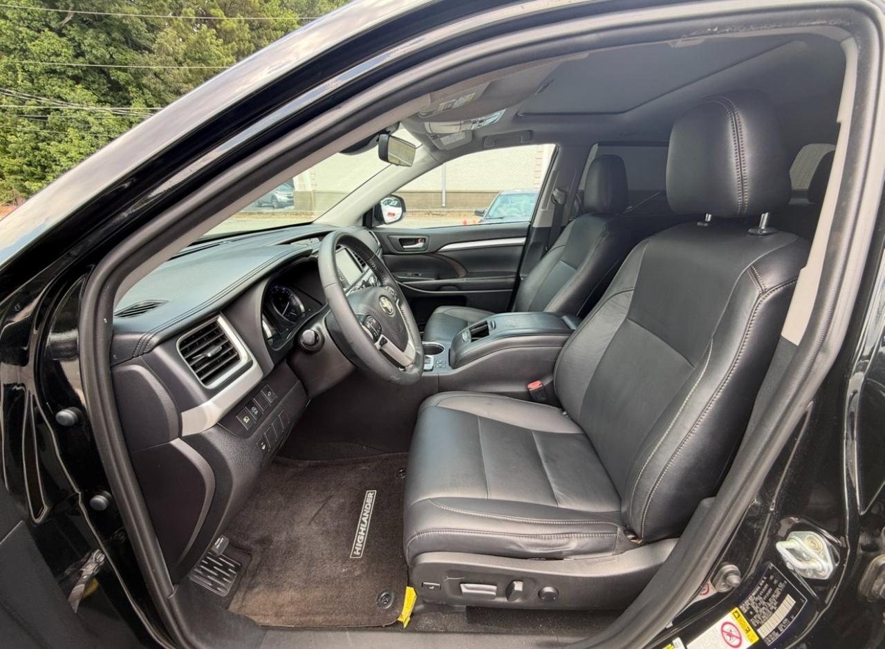Toyota Highlander XLE V6 FWD (Natl) 2019