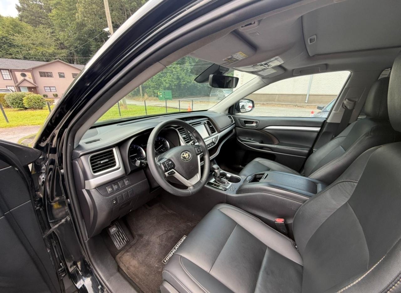 Toyota Highlander XLE V6 FWD (Natl) 2019