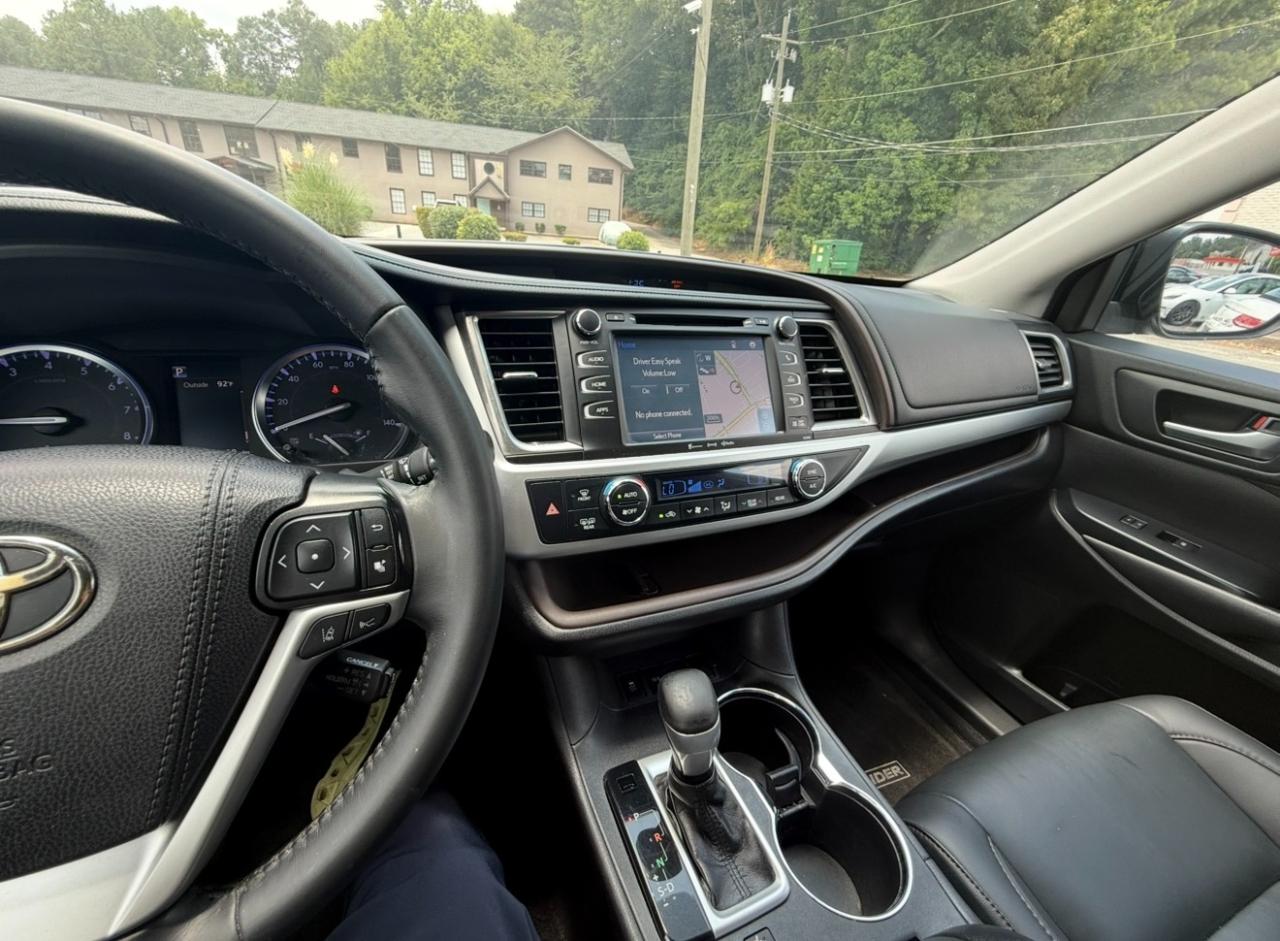 Toyota Highlander XLE V6 FWD (Natl) 2019
