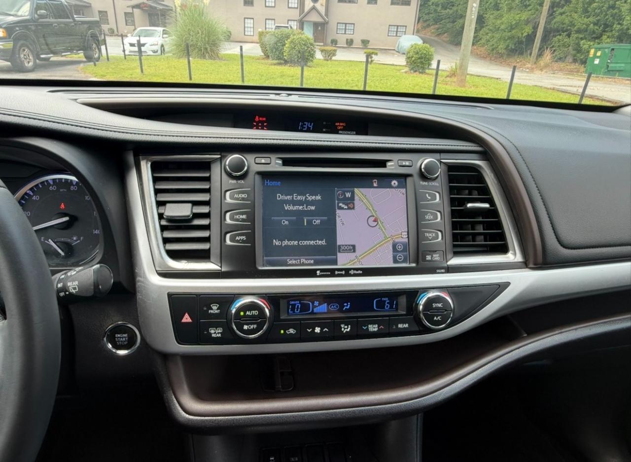 Toyota Highlander XLE V6 FWD (Natl) 2019