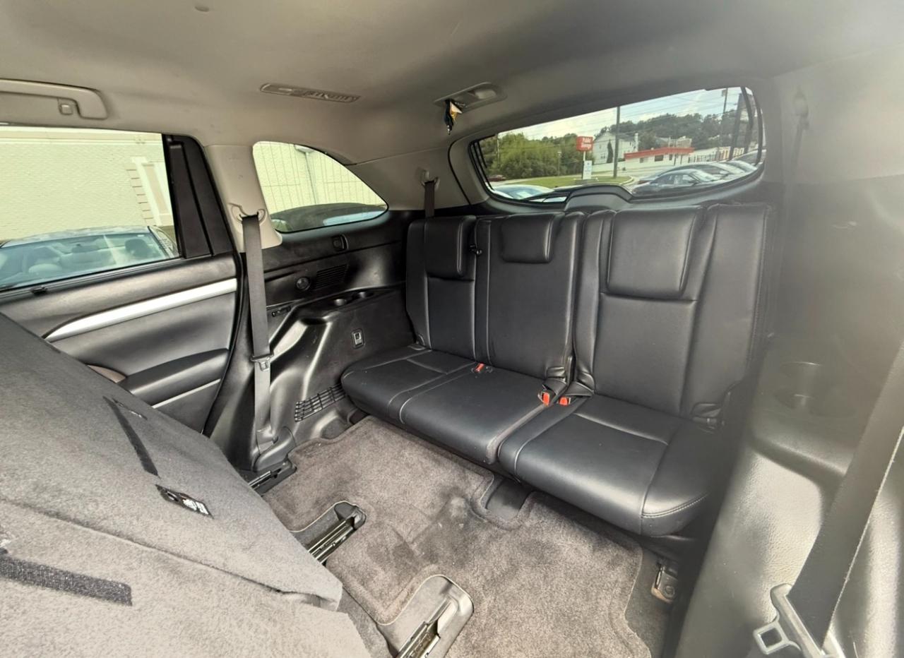 Toyota Highlander XLE V6 FWD (Natl) 2019