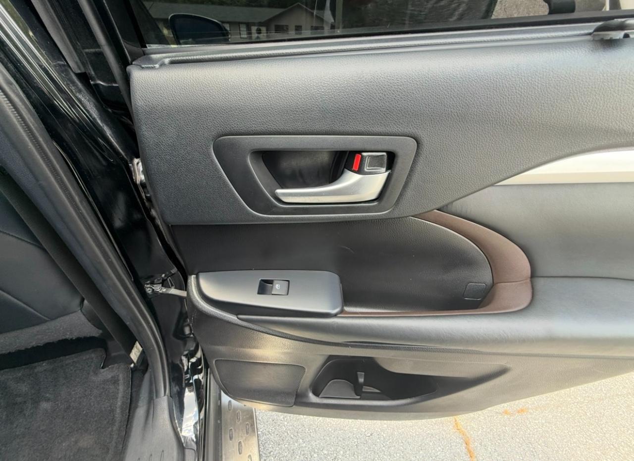 Toyota Highlander XLE V6 FWD (Natl) 2019