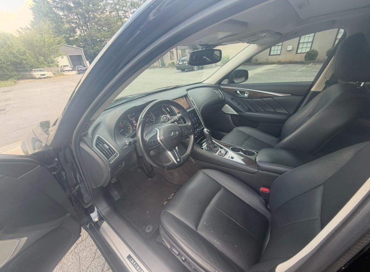 Infiniti Q50 3.0t LUXE RWD 2018