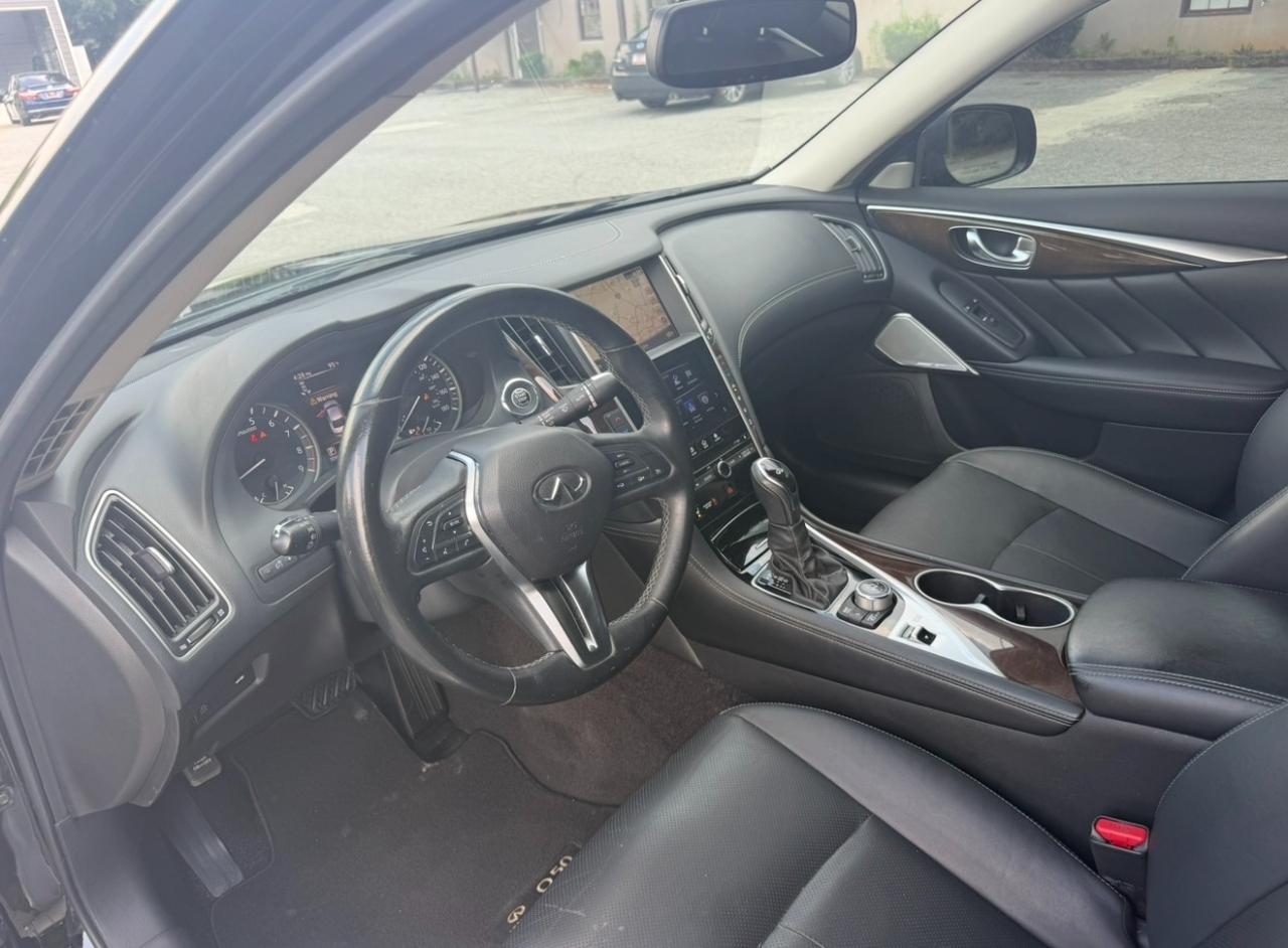 Infiniti Q50 3.0t LUXE RWD 2018