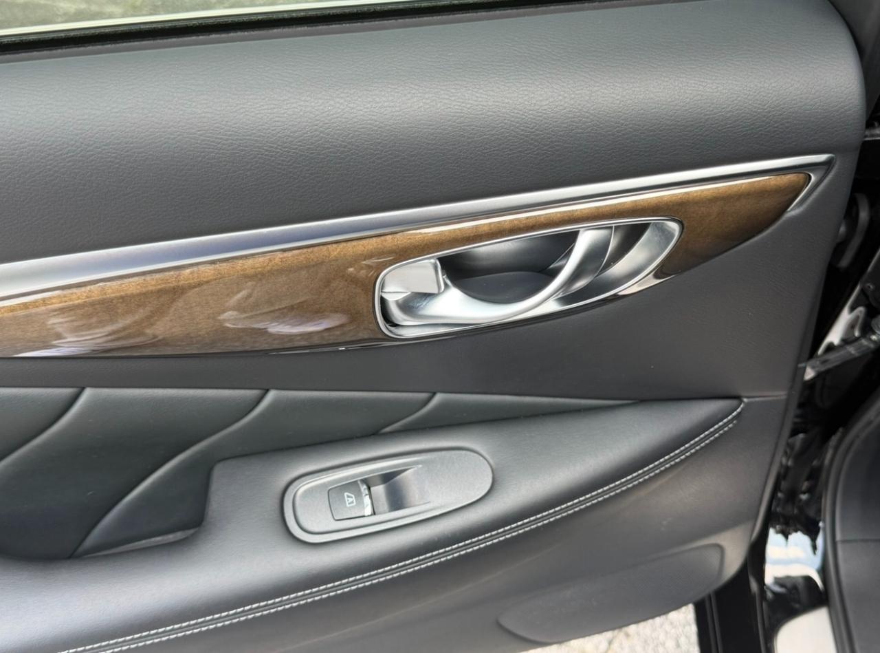 Infiniti Q50 3.0t LUXE RWD 2018
