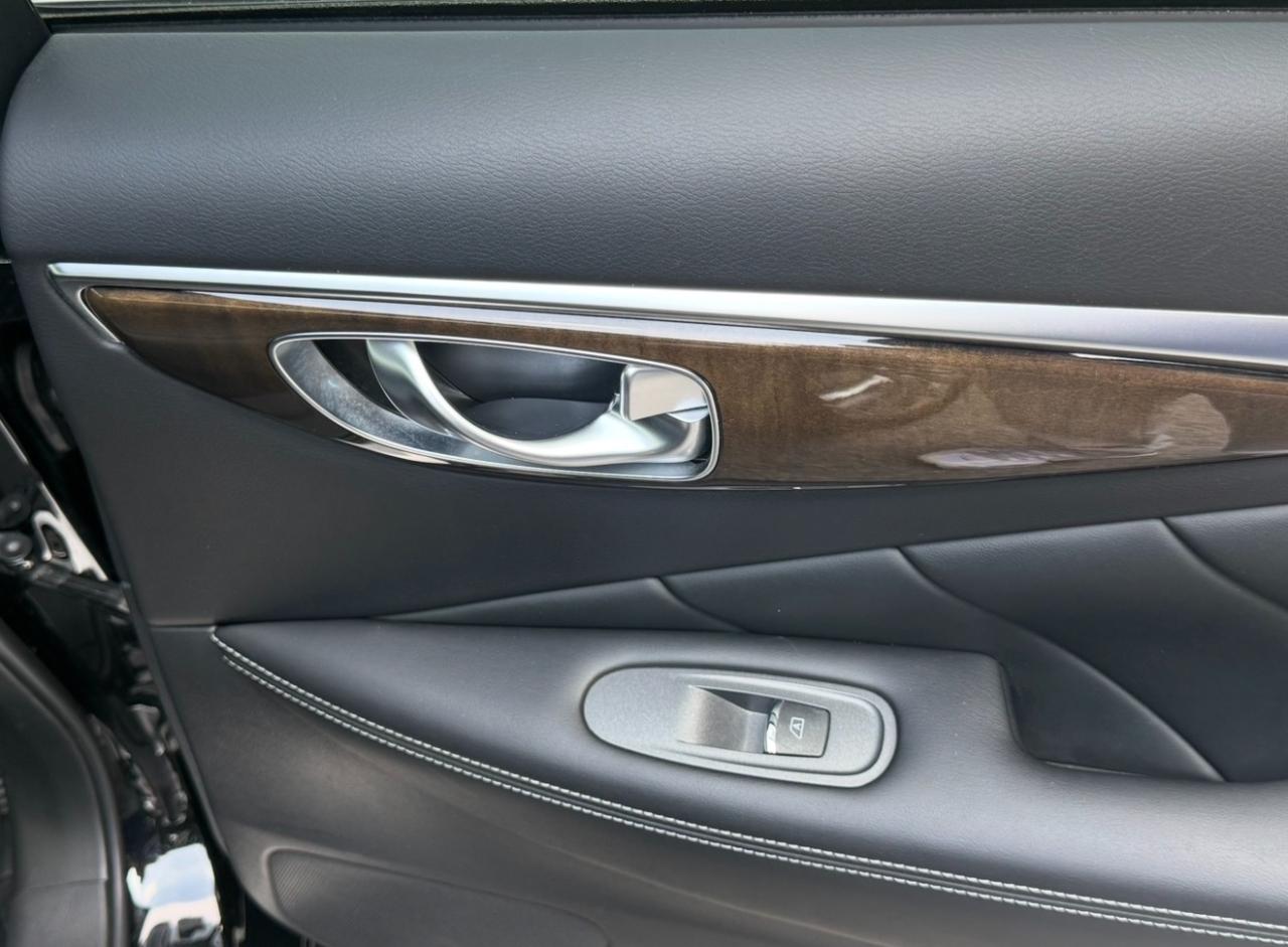 Infiniti Q50 3.0t LUXE RWD 2018