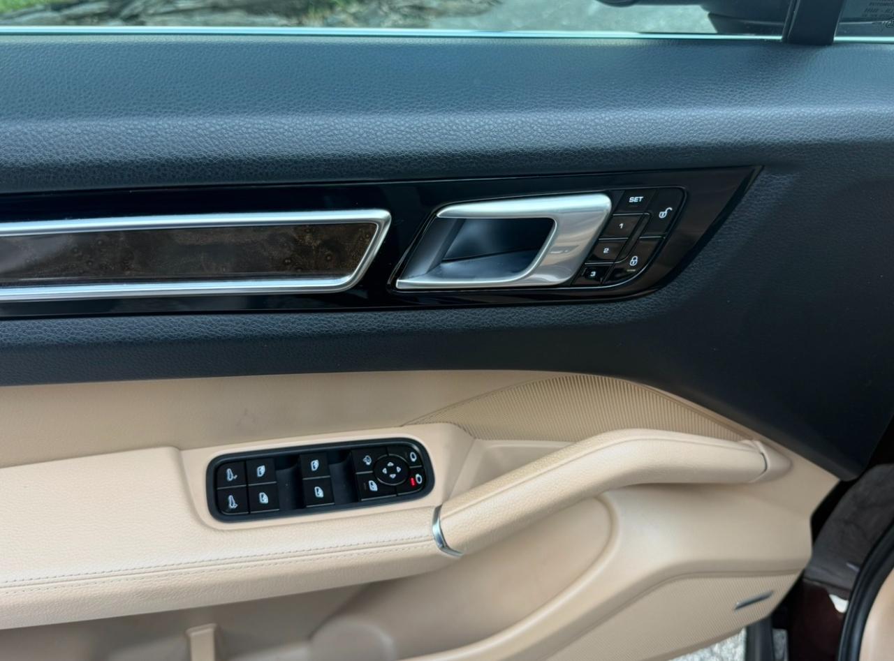 Porsche Cayenne AWD 2019
