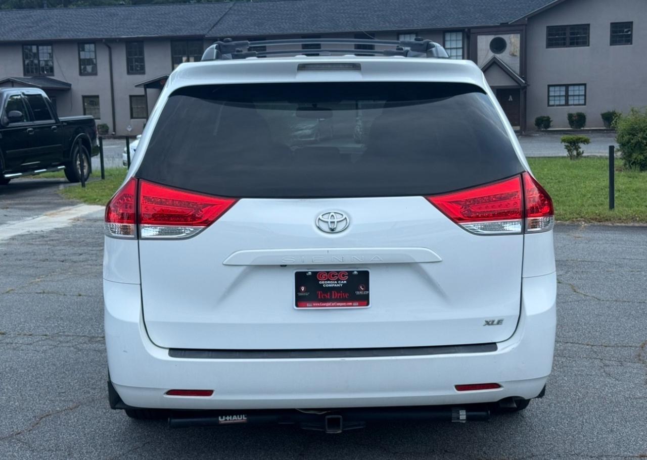Toyota Sienna XLE Premium AWD 7-Passenger V6 2013