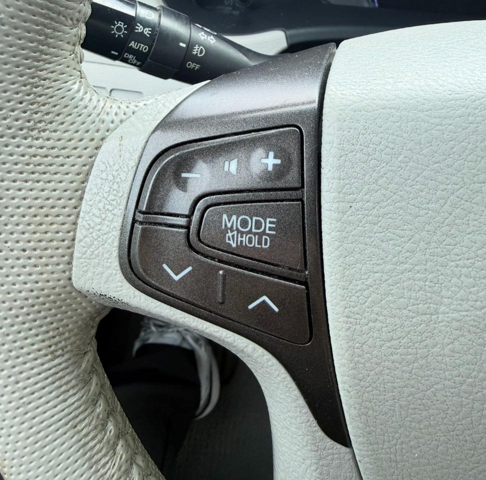 Toyota Sienna XLE Premium AWD 7-Passenger V6 2013
