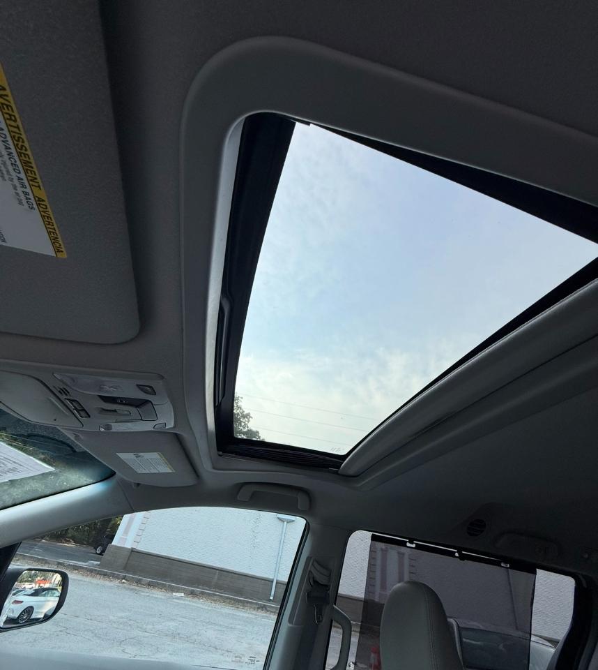 Toyota Sienna XLE Premium AWD 7-Passenger V6 2013