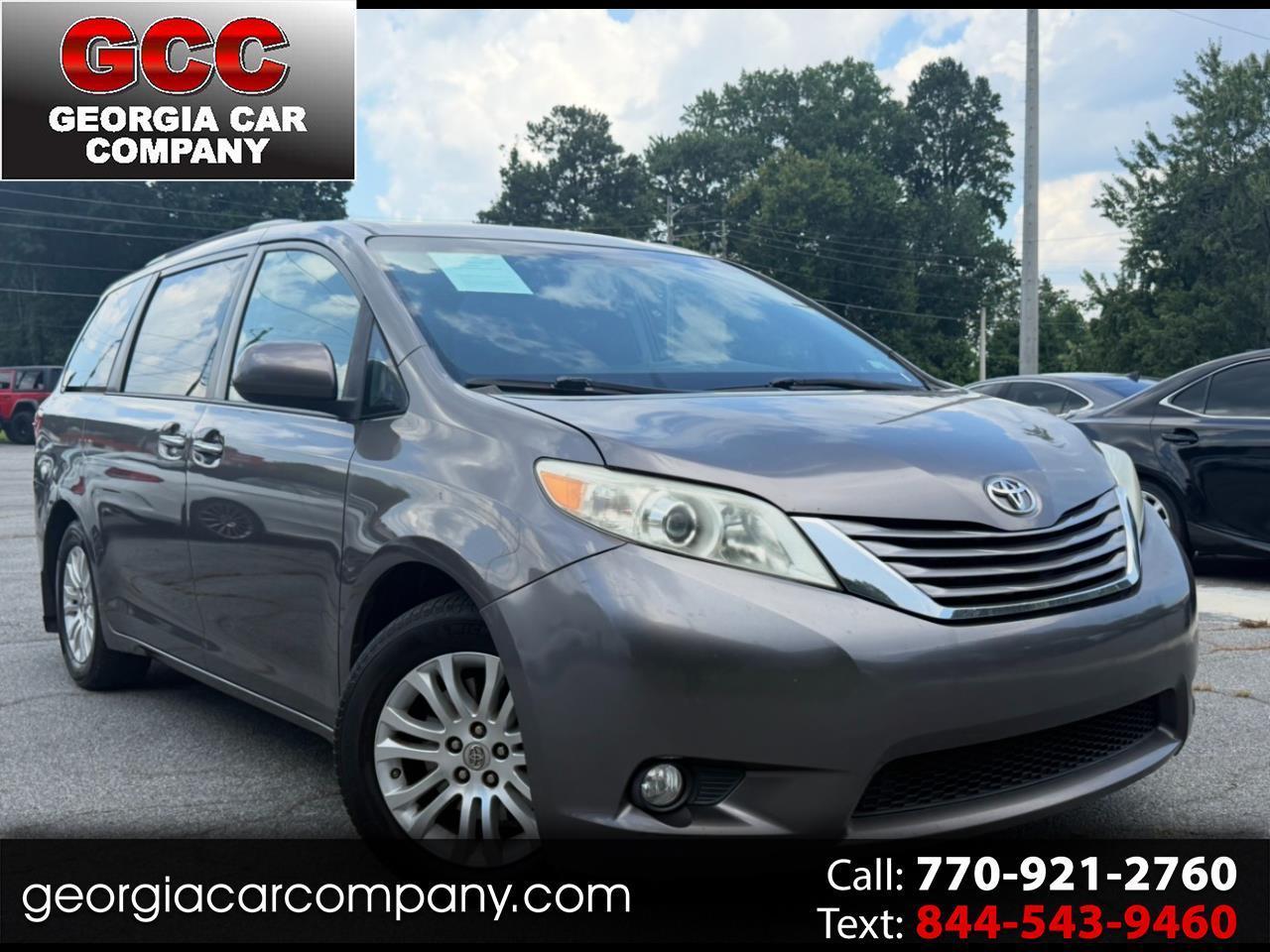 2015 Toyota Sienna XLE 8 PASSENGER