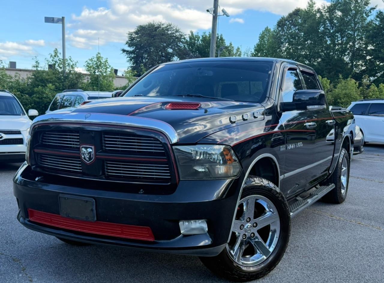 RAM 1500 4WD Crew Cab 140.5" Sport 2011