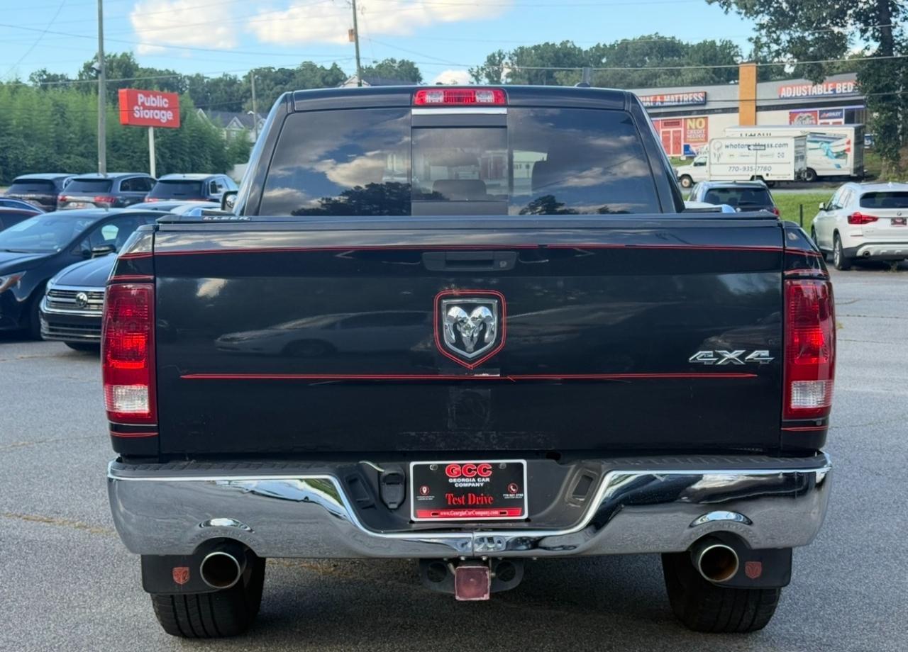 RAM 1500 4WD Crew Cab 140.5" Sport 2011