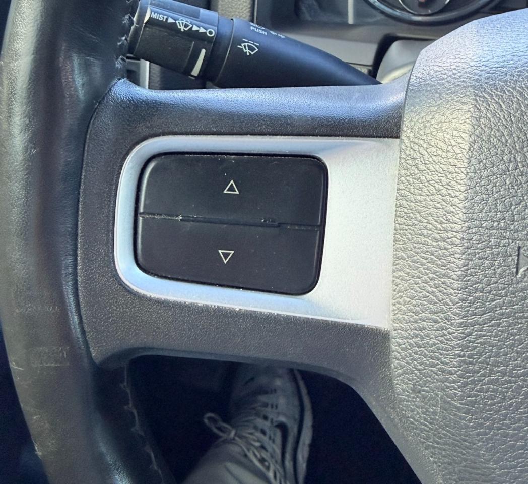 RAM 1500 4WD Crew Cab 140.5" Sport 2011