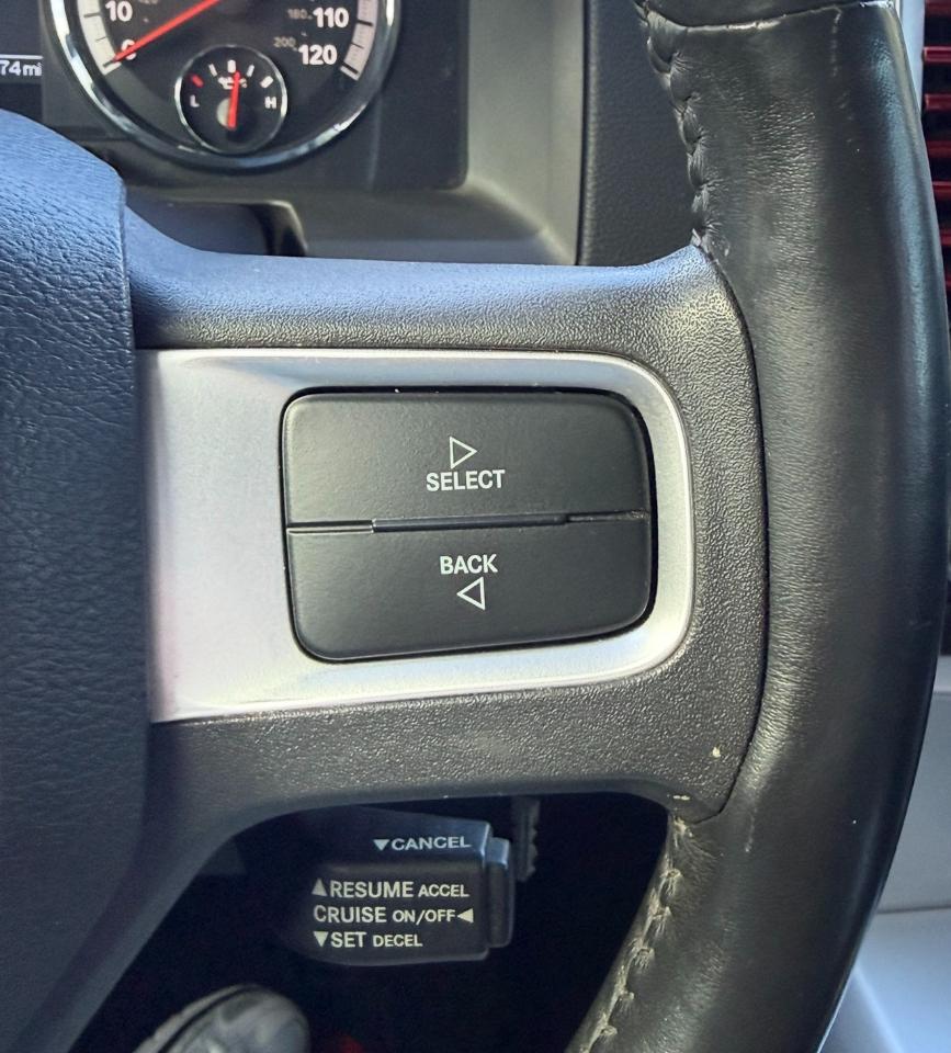 RAM 1500 4WD Crew Cab 140.5" Sport 2011