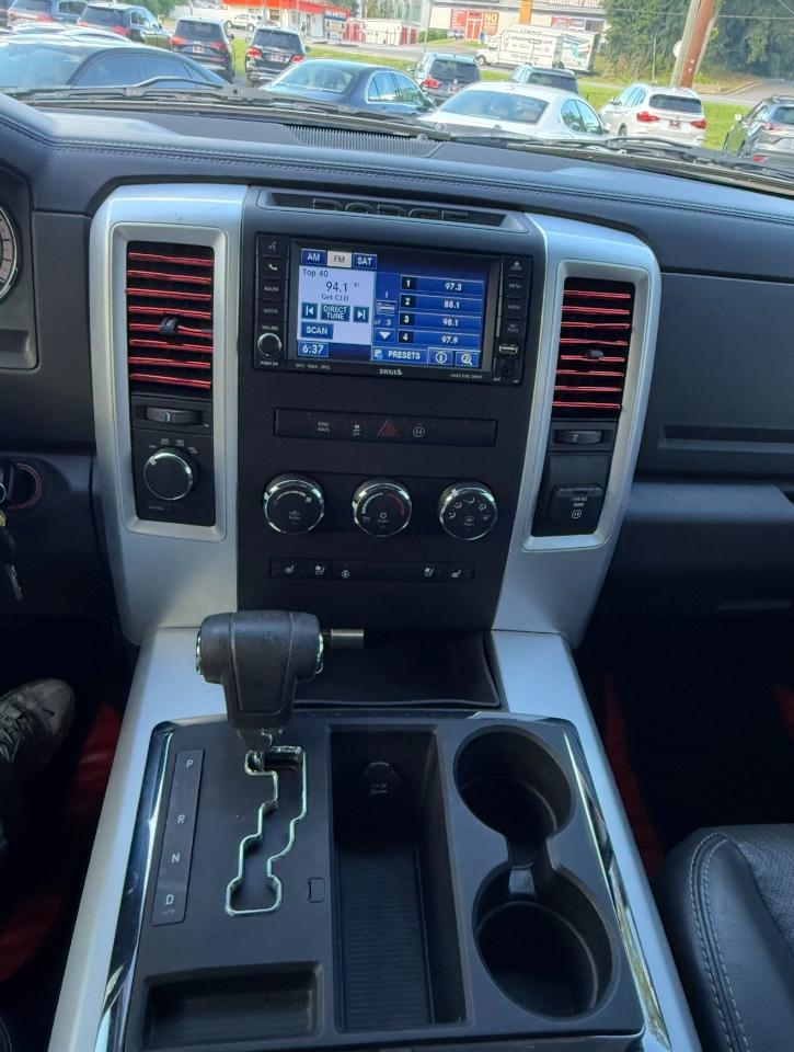 RAM 1500 4WD Crew Cab 140.5" Sport 2011