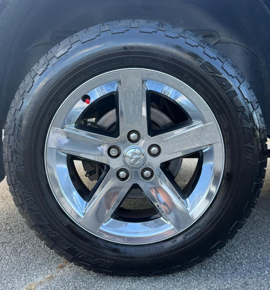 RAM 1500 4WD Crew Cab 140.5" Sport 2011