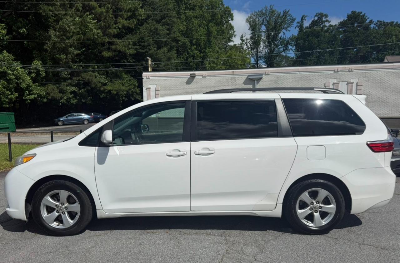 Toyota Sienna LE 8 Passenger 2015