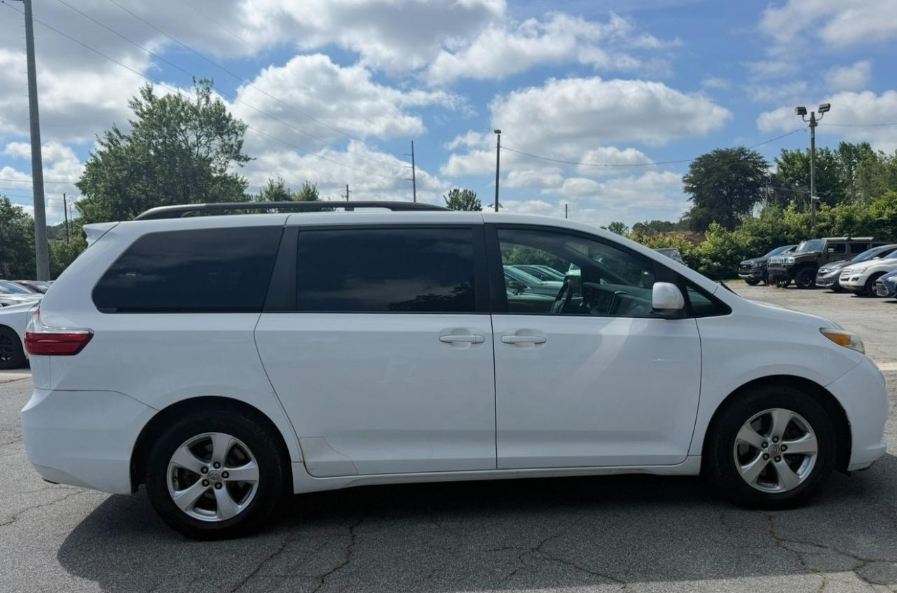 Toyota Sienna LE 8 Passenger 2015