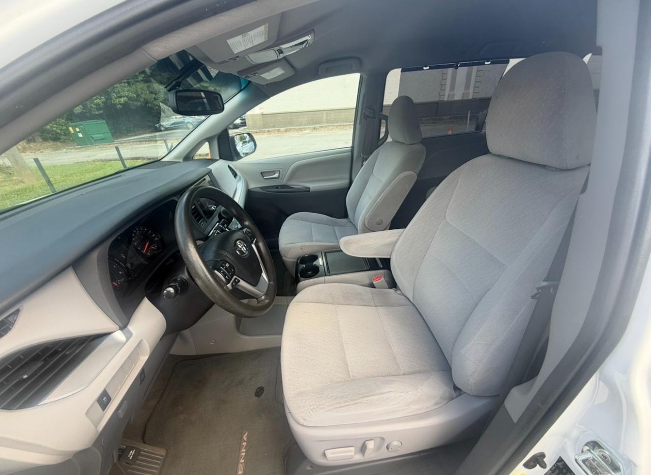 Toyota Sienna LE 8 Passenger 2015