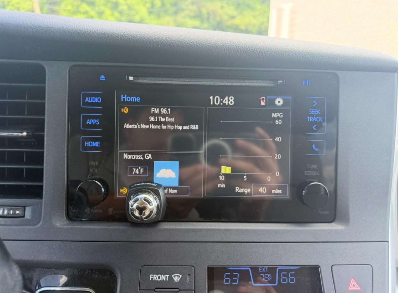 Toyota Sienna LE 8 Passenger 2015