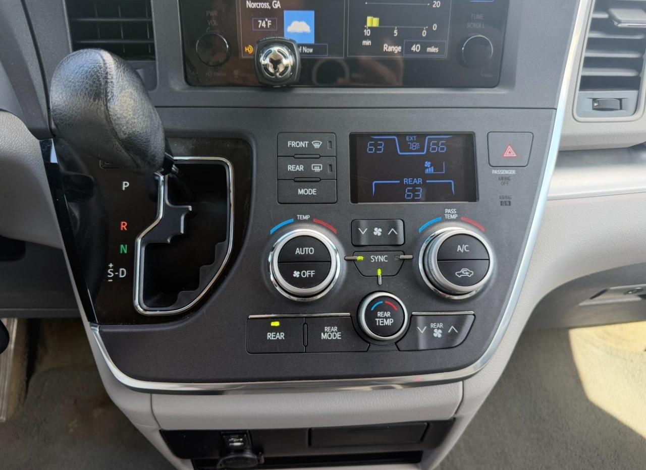 Toyota Sienna LE 8 Passenger 2015