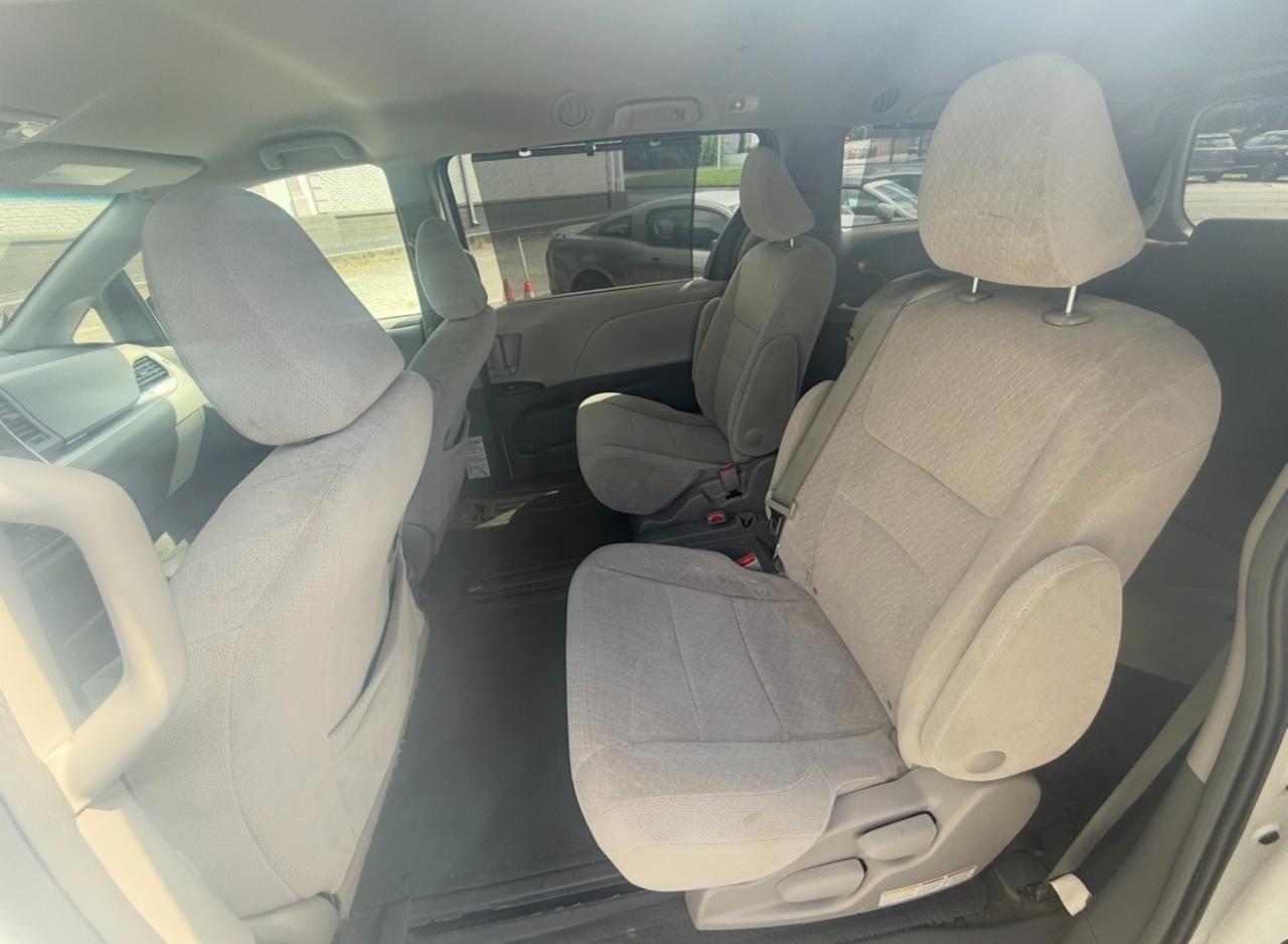 Toyota Sienna LE 8 Passenger 2015