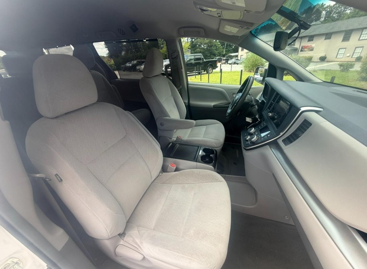 Toyota Sienna LE 8 Passenger 2015
