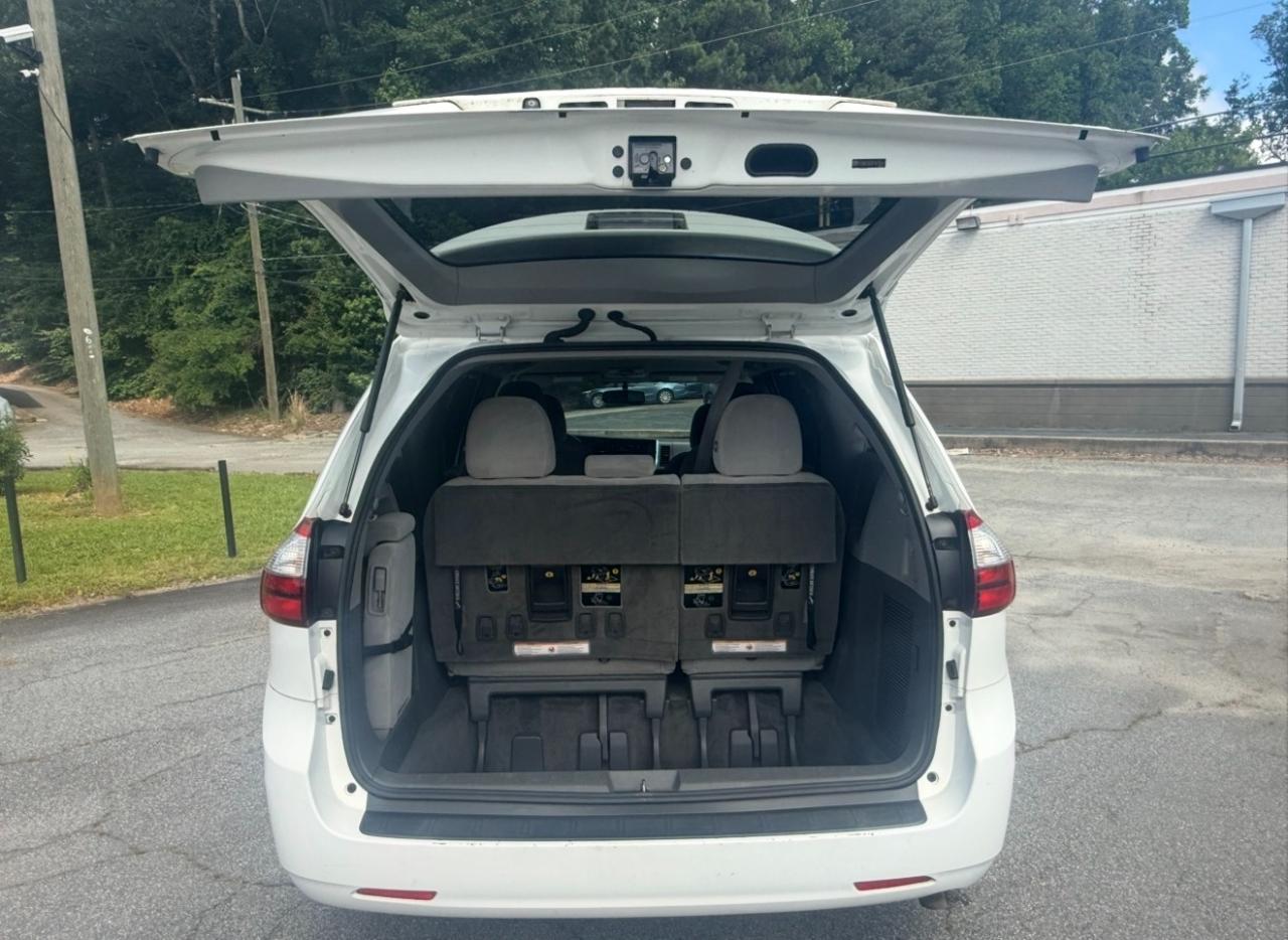 Toyota Sienna LE 8 Passenger 2015