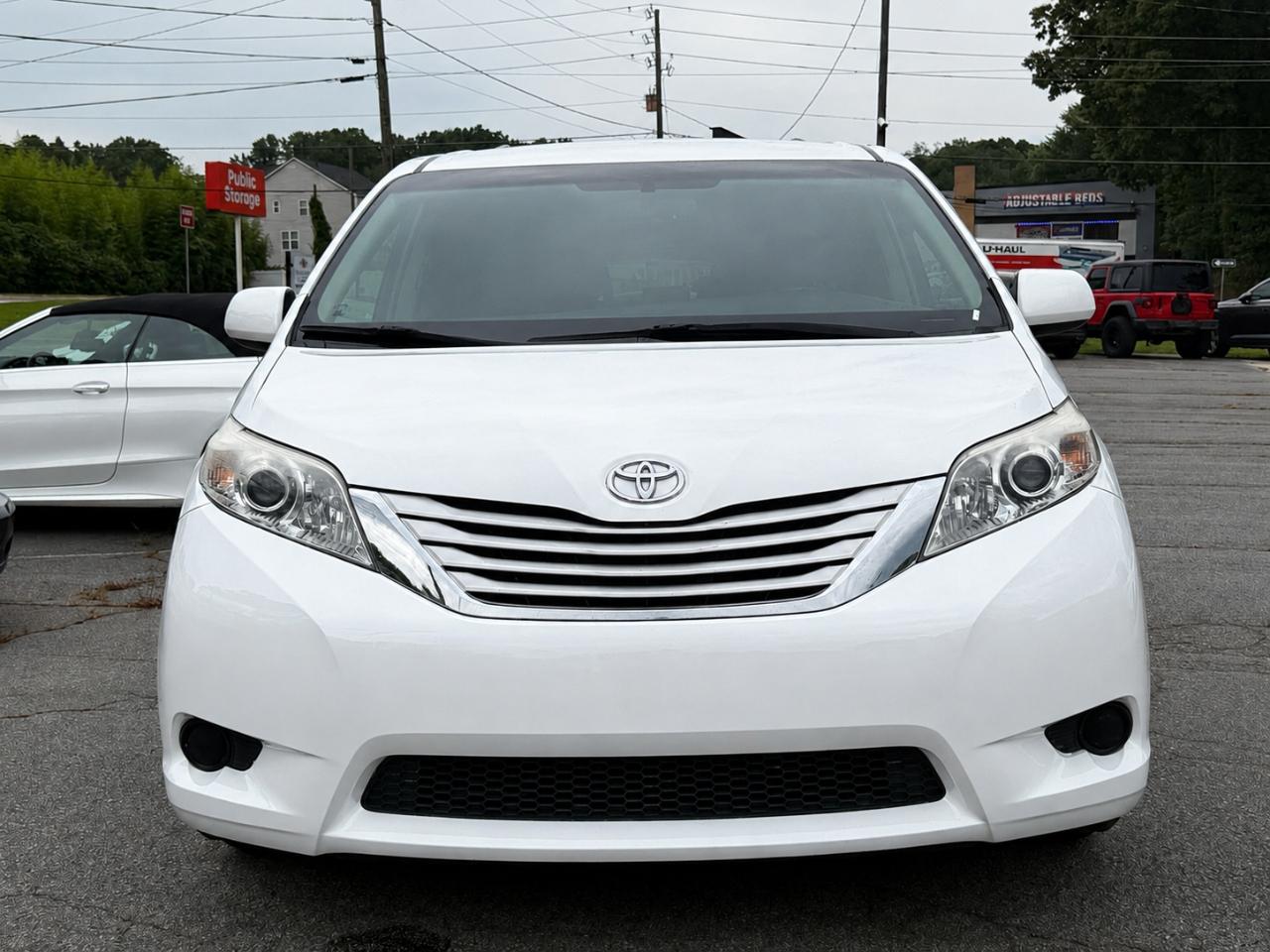 Toyota Sienna LE 8 Passenger 2015