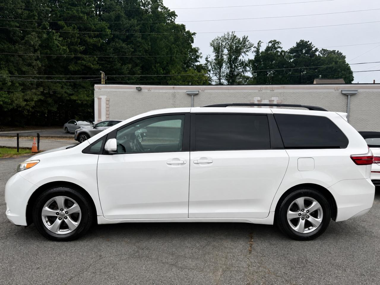 Toyota Sienna LE 8 Passenger 2015
