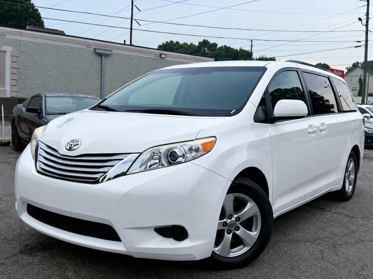 Toyota Sienna LE 8 Passenger 2015