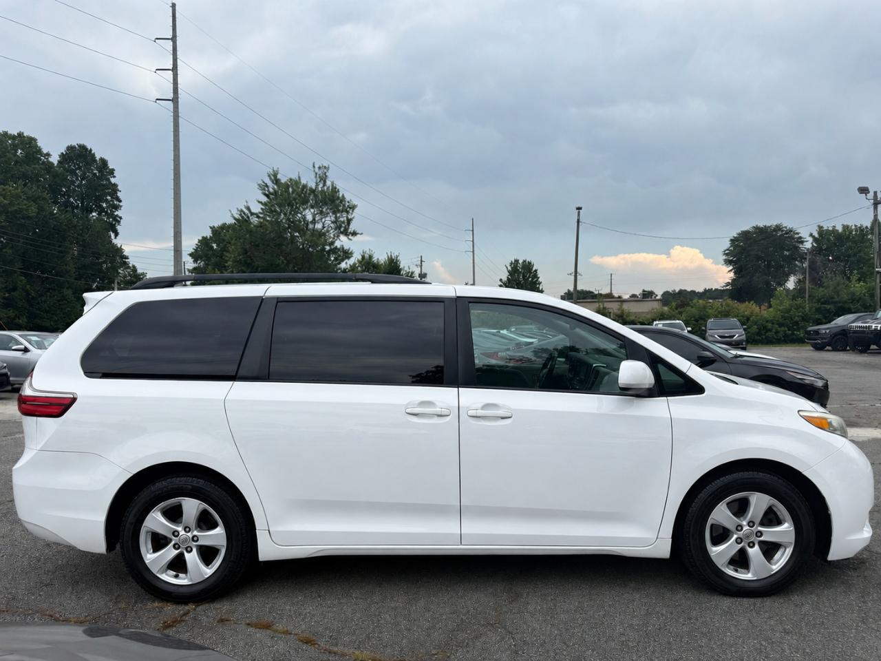 Toyota Sienna LE 8 Passenger 2015