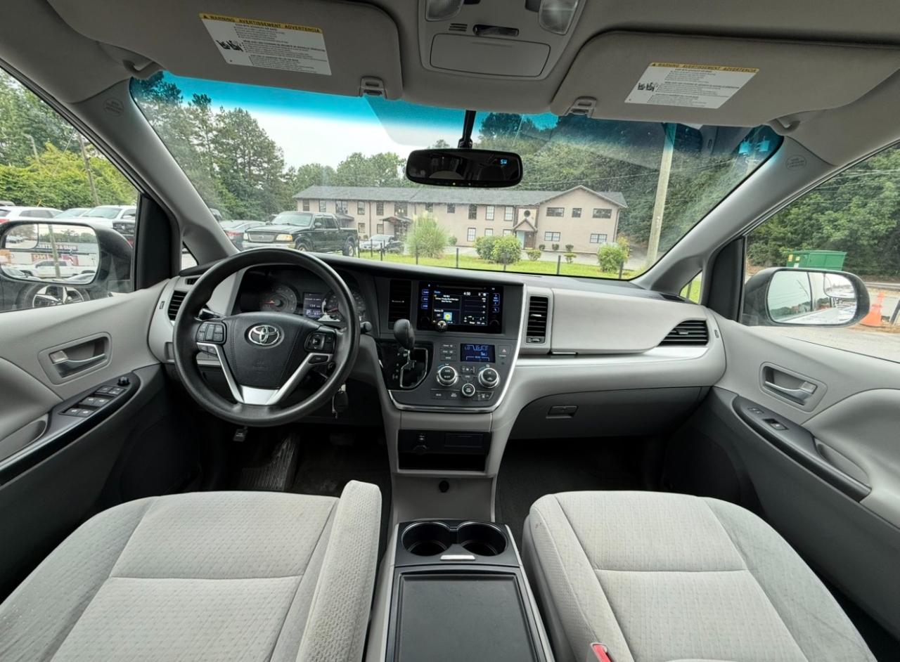 Toyota Sienna LE 8 Passenger 2015