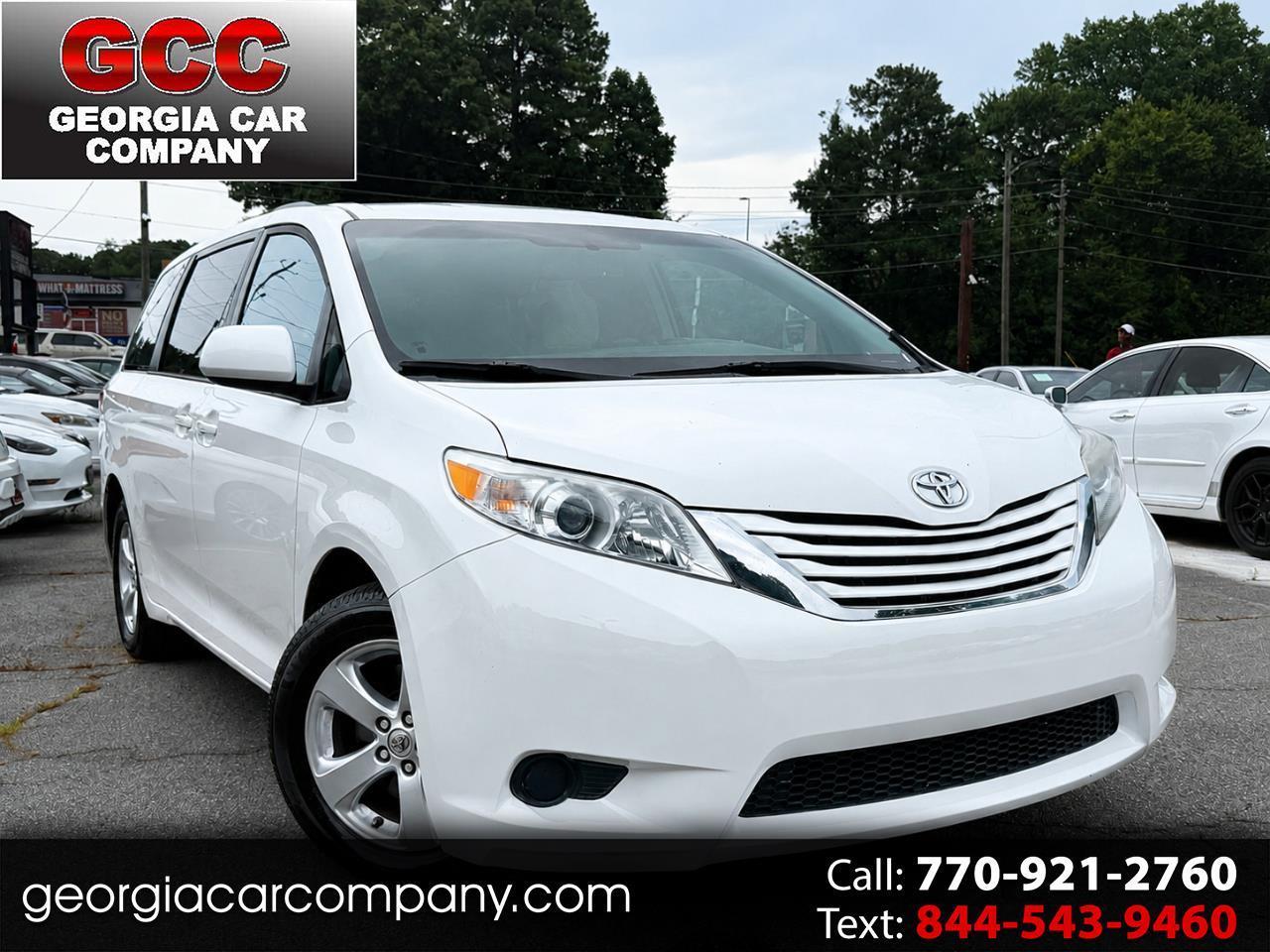 2015 Toyota Sienna LE 8 Passenger