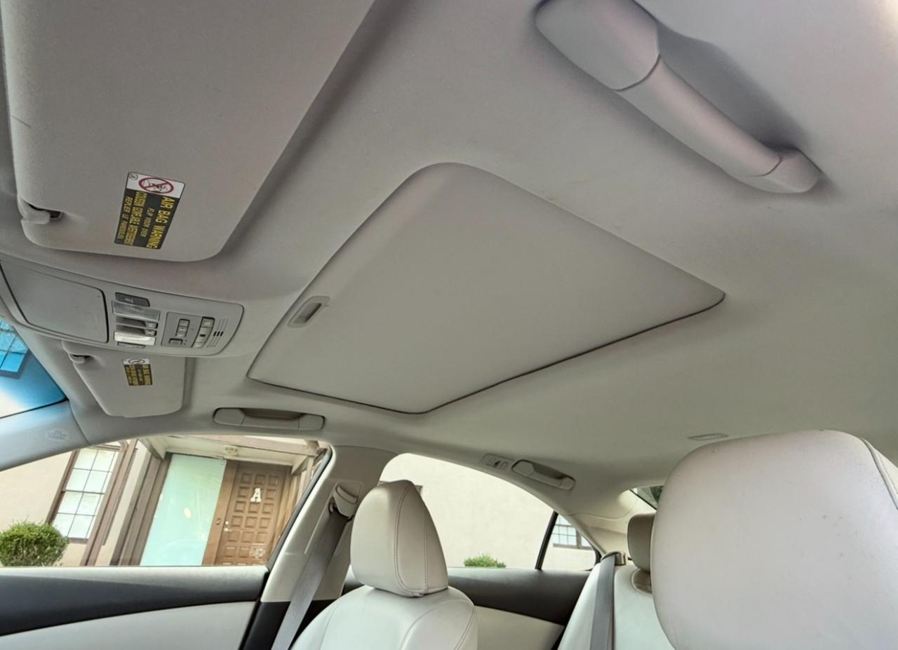 Lexus ES 350 4dr Sdn 2012