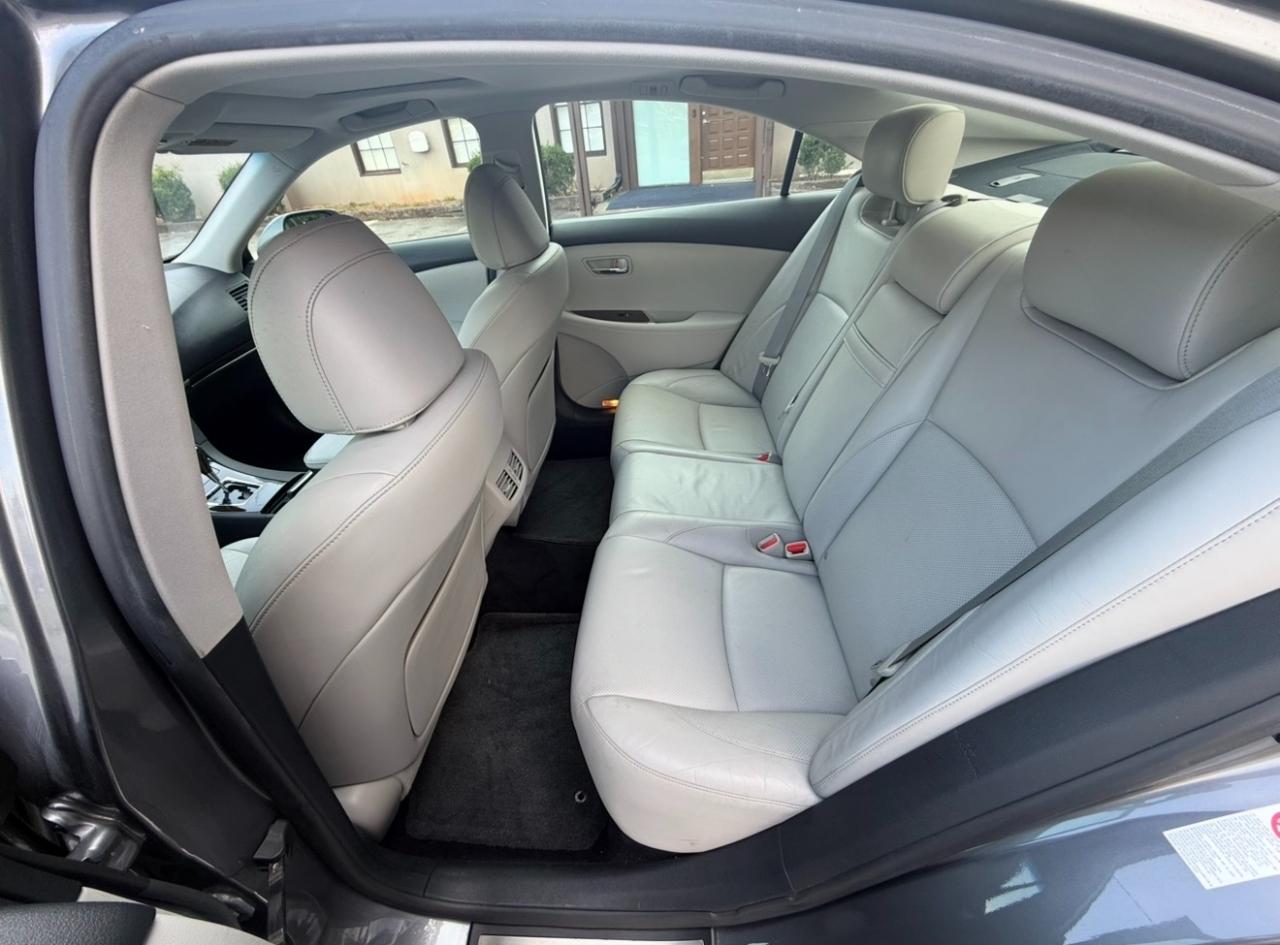 Lexus ES 350 4dr Sdn 2012