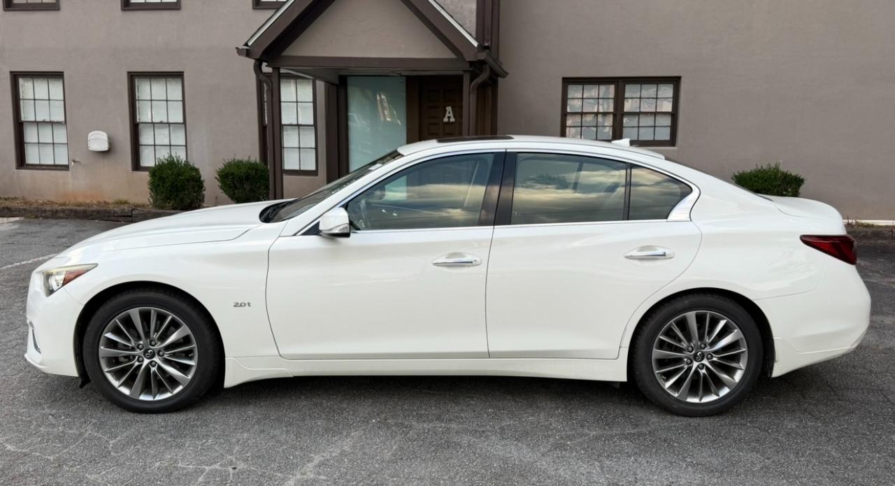 Infiniti Q50 2.0t LUXE AWD 2018