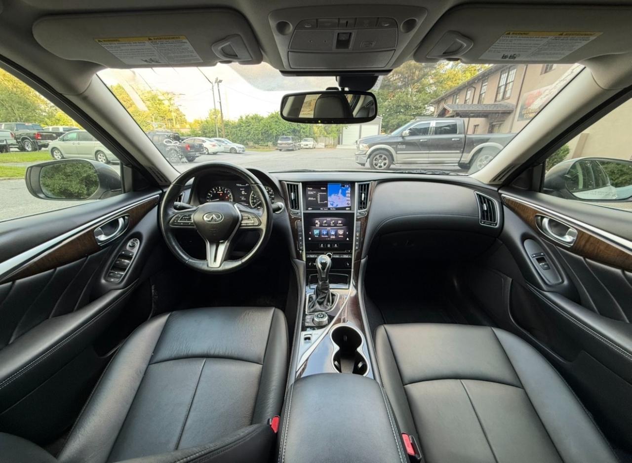 Infiniti Q50 2.0t LUXE AWD 2018