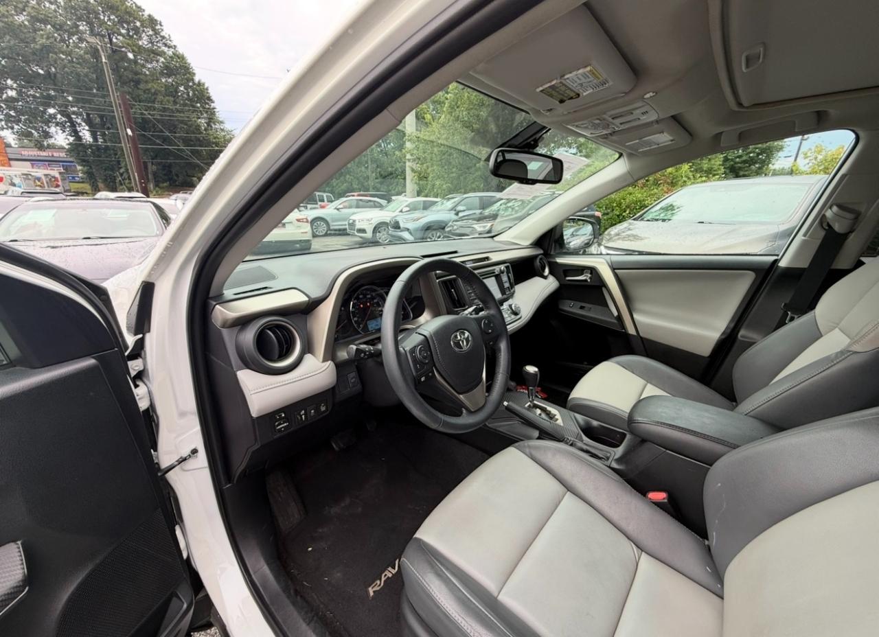 Toyota RAV4 FWD 4dr Limited (Natl) 2015