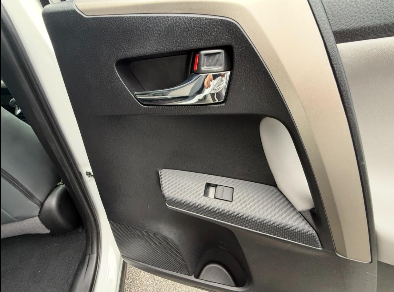 Toyota RAV4 FWD 4dr Limited (Natl) 2015