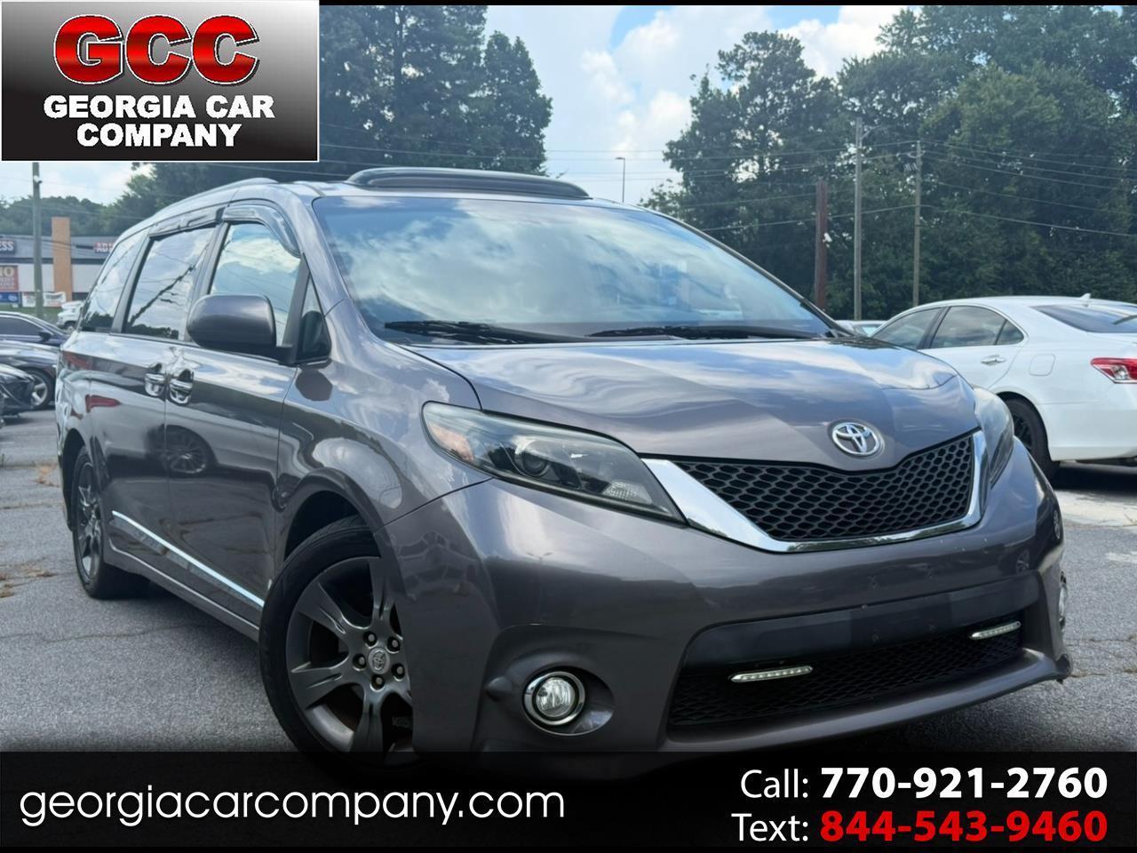 2015 Toyota Sienna SE V6 8-Passenger's photo