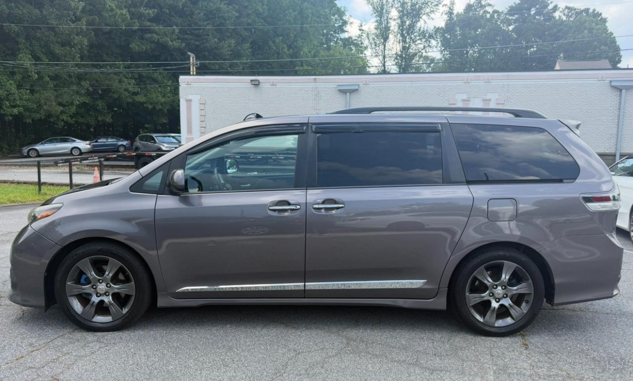 Toyota Sienna 5dr 8-Pass Van SE FWD (Natl) 2015