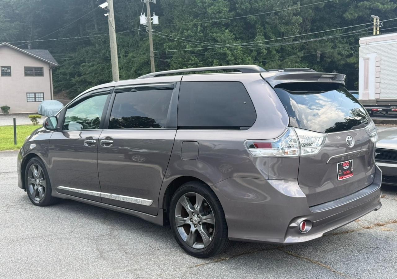 Toyota Sienna 5dr 8-Pass Van SE FWD (Natl) 2015