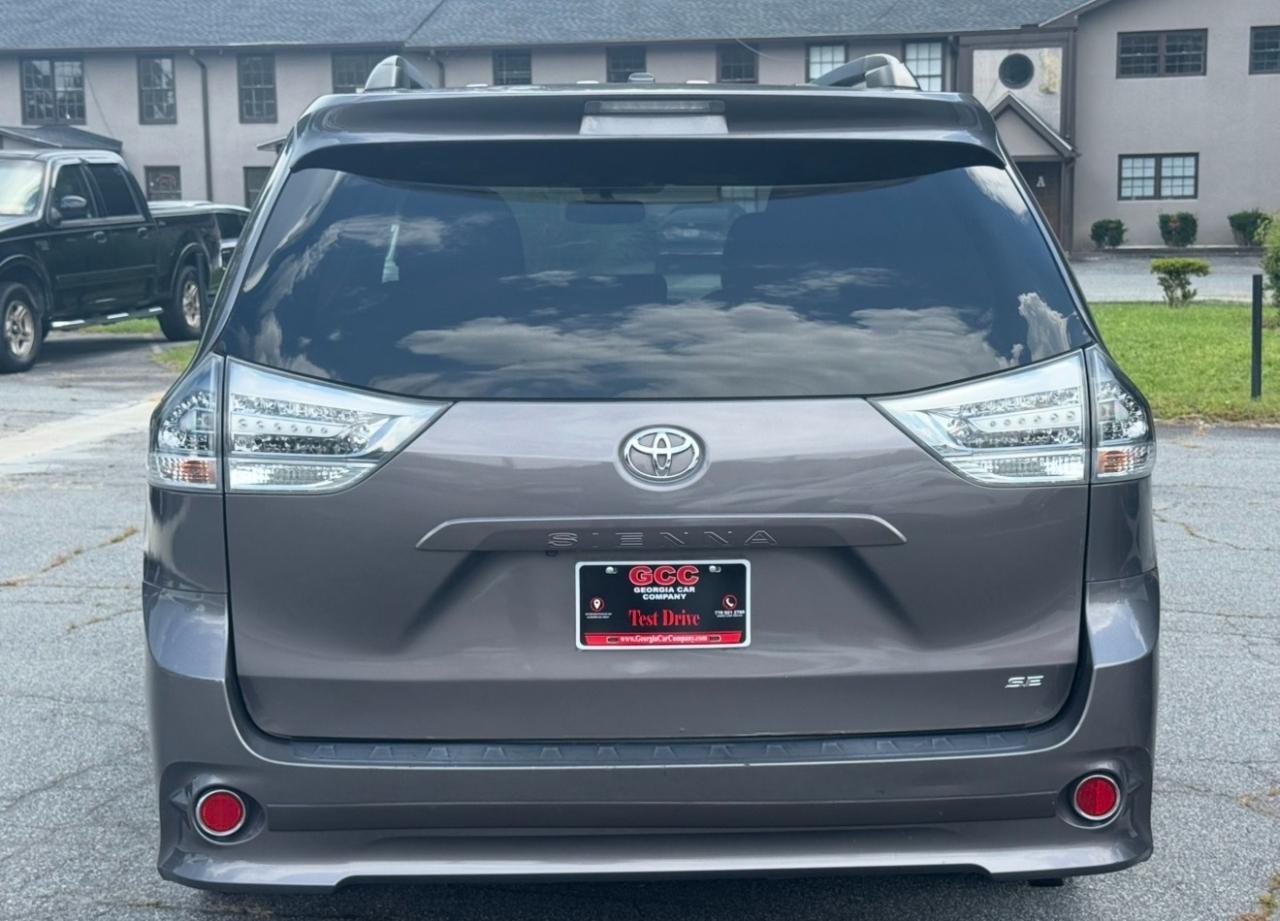 Toyota Sienna 5dr 8-Pass Van SE FWD (Natl) 2015