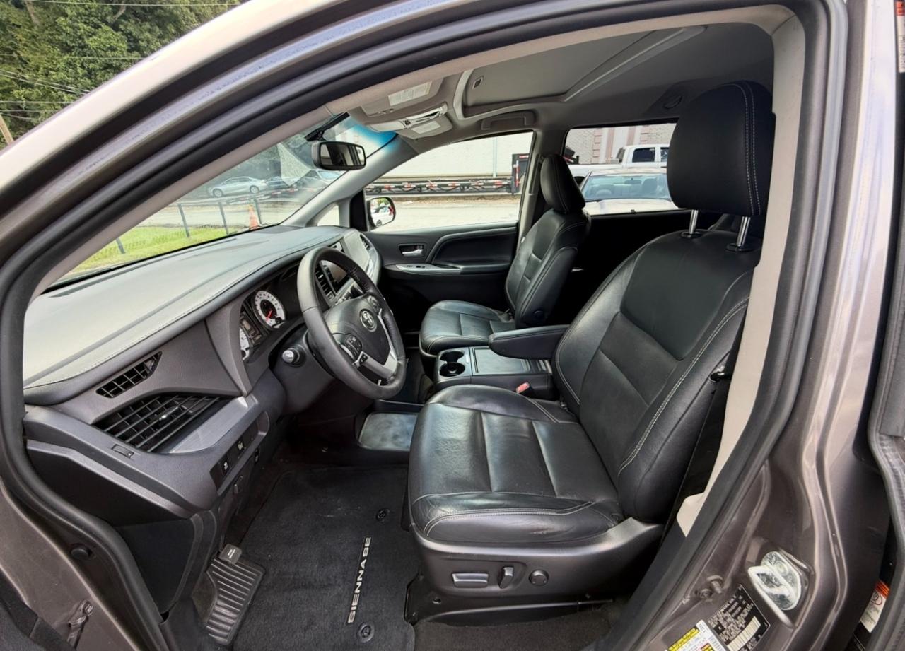 Toyota Sienna 5dr 8-Pass Van SE FWD (Natl) 2015