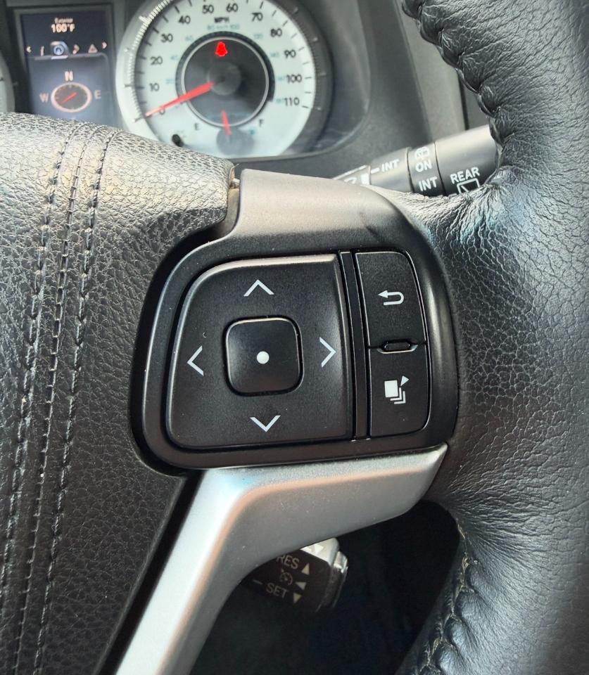Toyota Sienna 5dr 8-Pass Van SE FWD (Natl) 2015